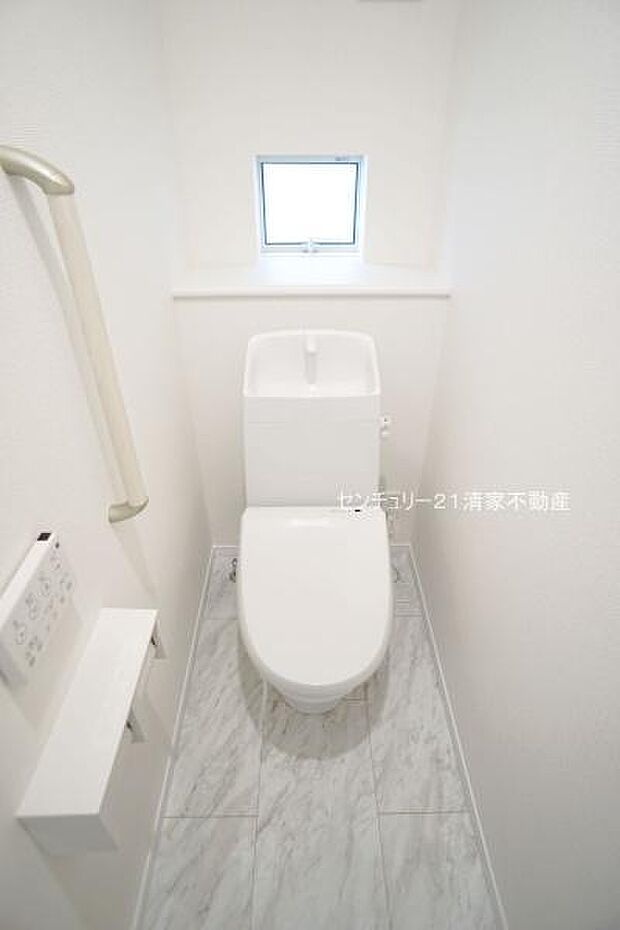 A号棟:手すりがついているため、ご年配の方も安心(2025年09月撮影)