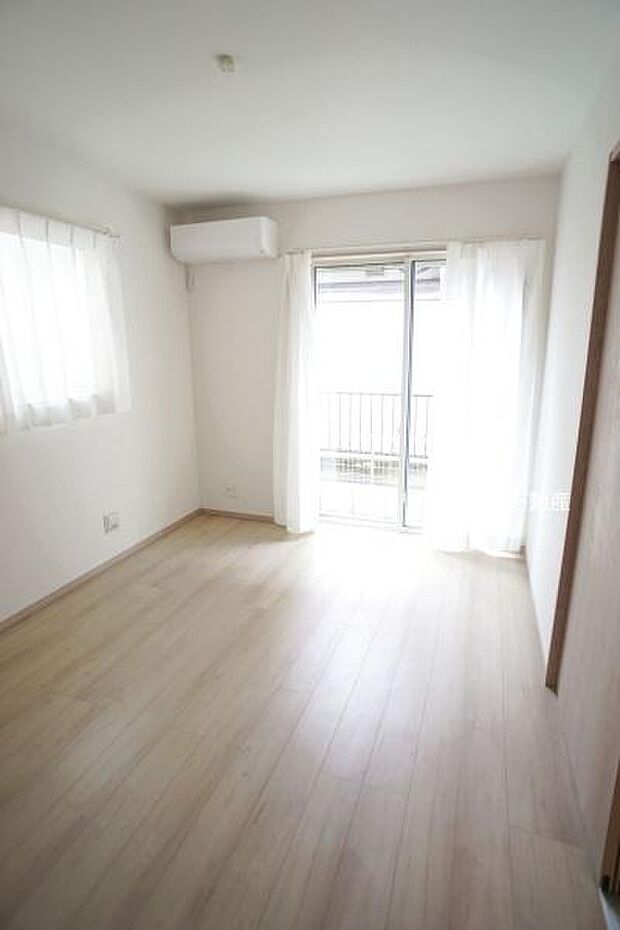 B号棟:子供部屋にも嬉しい全居室収納スペース(2025年09月撮影)