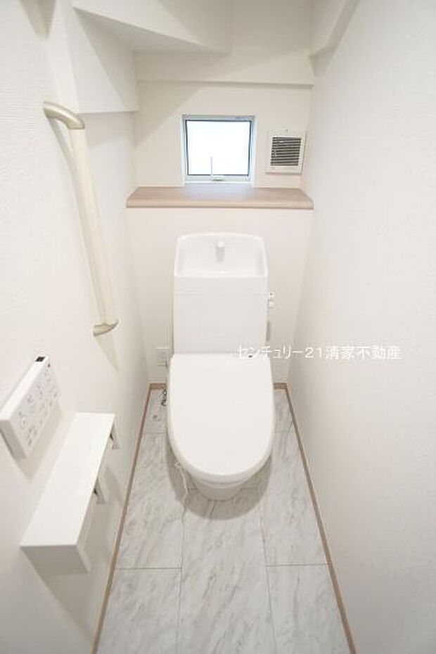 B号棟:手すりがついているため、ご年配の方も安心(2025年09月撮影)