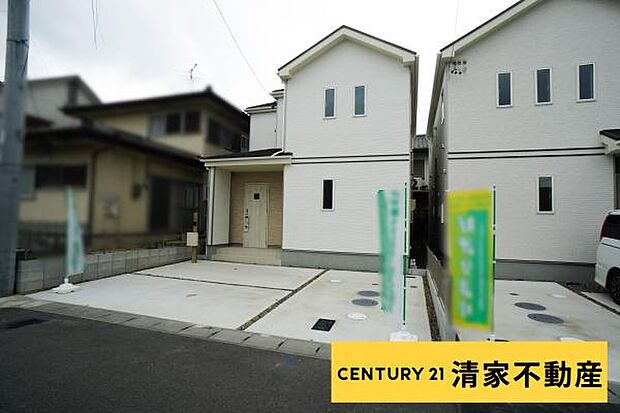 B号棟:駐車スペース並列2台分あり!(2025年09月撮影)