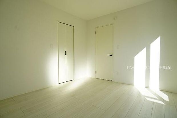 2号棟:陽光ふりそそぐ明るい室内!(2025年10月撮影)