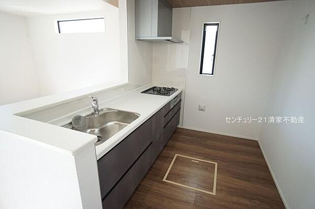 5号棟：人気の対面式キッチン！(2025年10月撮影)