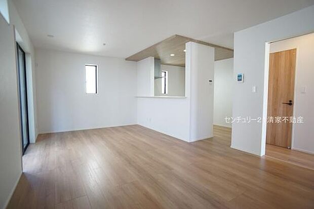 7号棟：ご家族みんながゆったり寛げるリビング(2025年10月撮影)