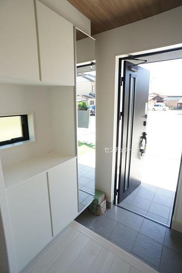 8号棟：便利なシューズボックス付き！(2025年10月撮影)