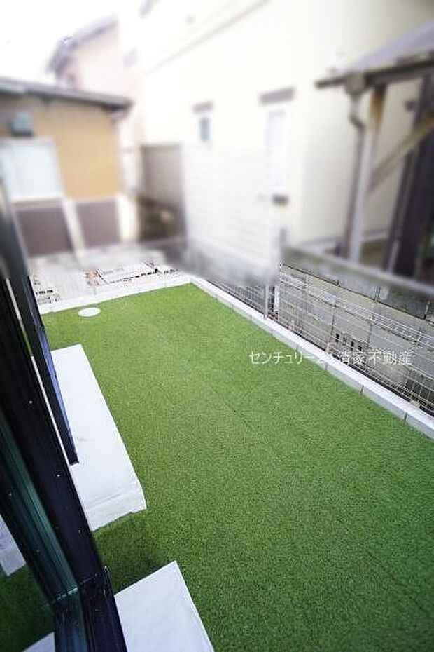 お子様も嬉しいお庭付き！(2025年10月撮影)