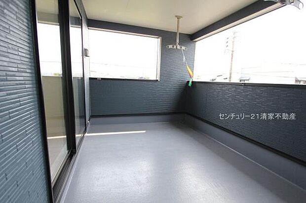 1号棟：広々インナーバルコニーあり！(2025年08月撮影)