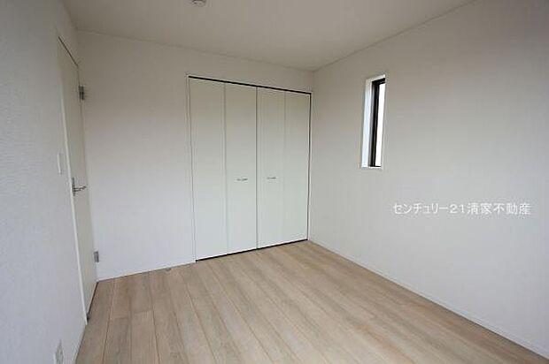 2号棟:2面採光で明るい室内!(2025年08月撮影)