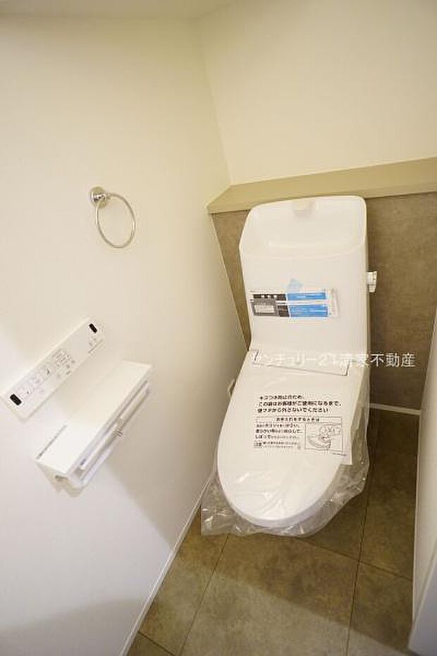 2号棟：白を基調とした、清潔感のある水廻りです。(2025年08月撮影)