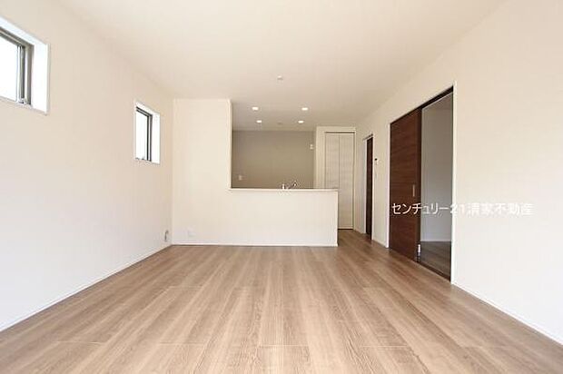 ご家族みんながゆったり寛げるリビング(2025年10月撮影)