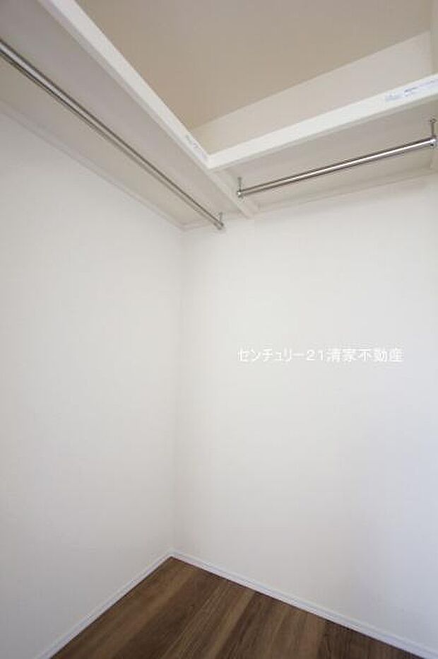 収納力のあるウォークインクローゼット!(2025年10月撮影)