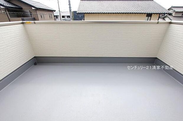 広々バルコニーでお洗濯ラクラク(2025年10月撮影)