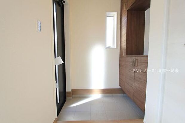 1号棟：便利なシューズボックス付き！(2025年11月撮影)