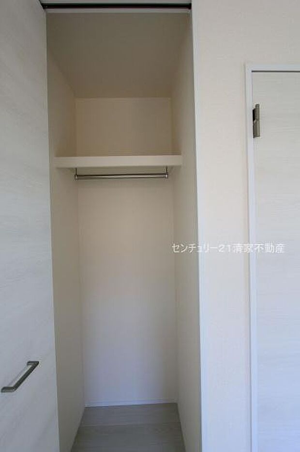 2号棟：たっぷり収納のクローゼット！(2025年11月撮影)