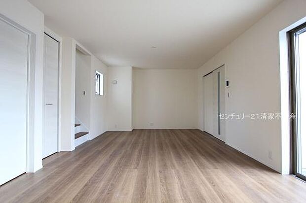 3号棟:自然と会話が生まれるリビングアップ設計(2025年11月撮影)