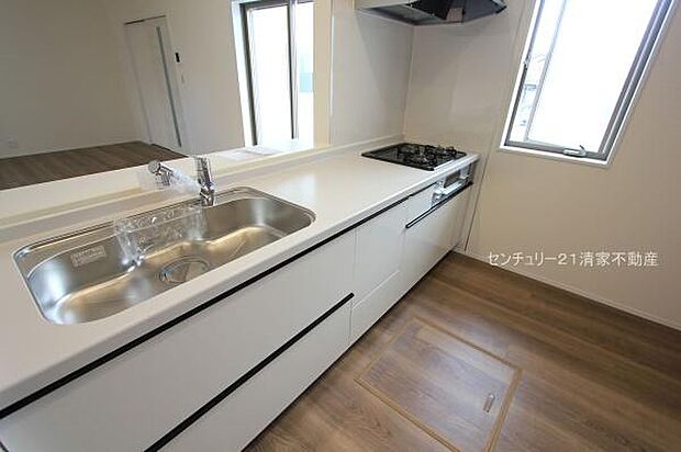 3号棟:家族との会話が弾む対面式キッチン!(2025年11月撮影)