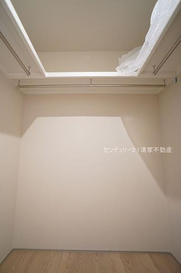 Ｃ号棟：すっきり片付くウォークインクローゼット(2026年02月撮影)