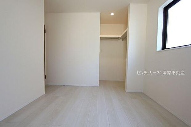 1号棟:収納便利なウォークインクローゼットあり!(2025年11月撮影)