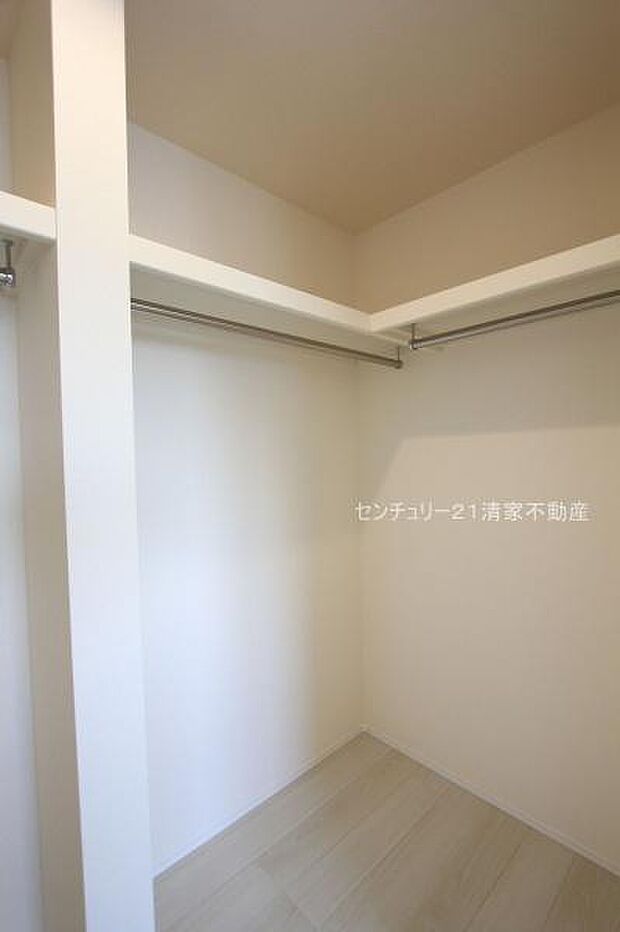 1号棟:たっぷり収納のウォークインクローゼット!(2025年11月撮影)