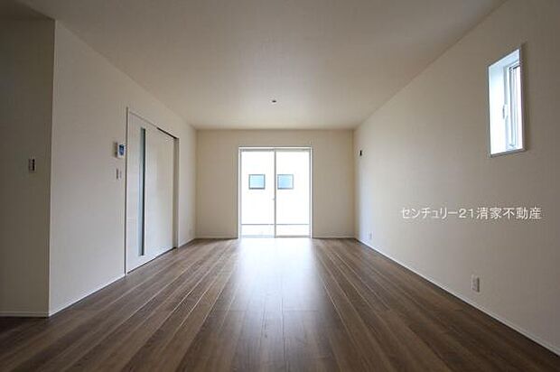 3号棟:ご家族みんながゆったり寛げるリビング(2025年11月撮影)