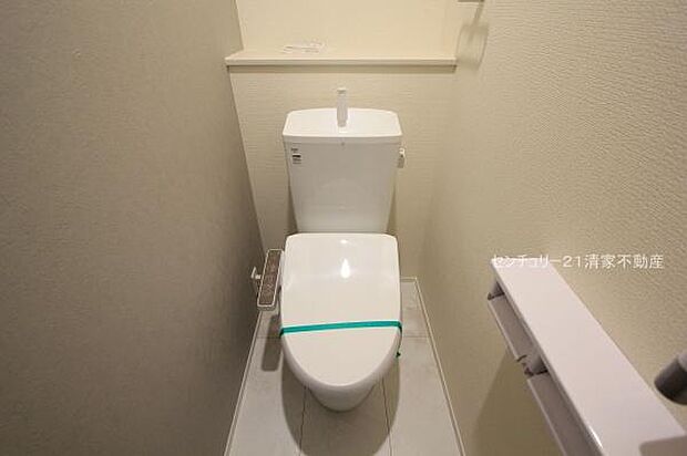 3号棟:白を基調とした、清潔感のある水廻りです。(2025年11月撮影)