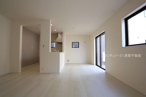 6号棟:光あふれる心地よいリビング空間(2025年11月撮影)