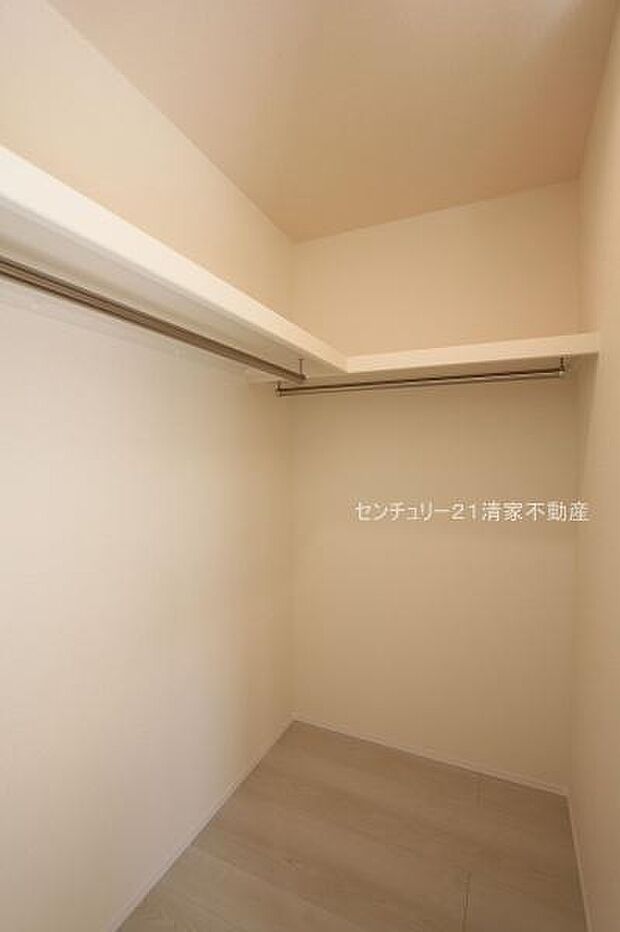 6号棟:すっきり片付くウォークインクローゼット(2025年11月撮影)
