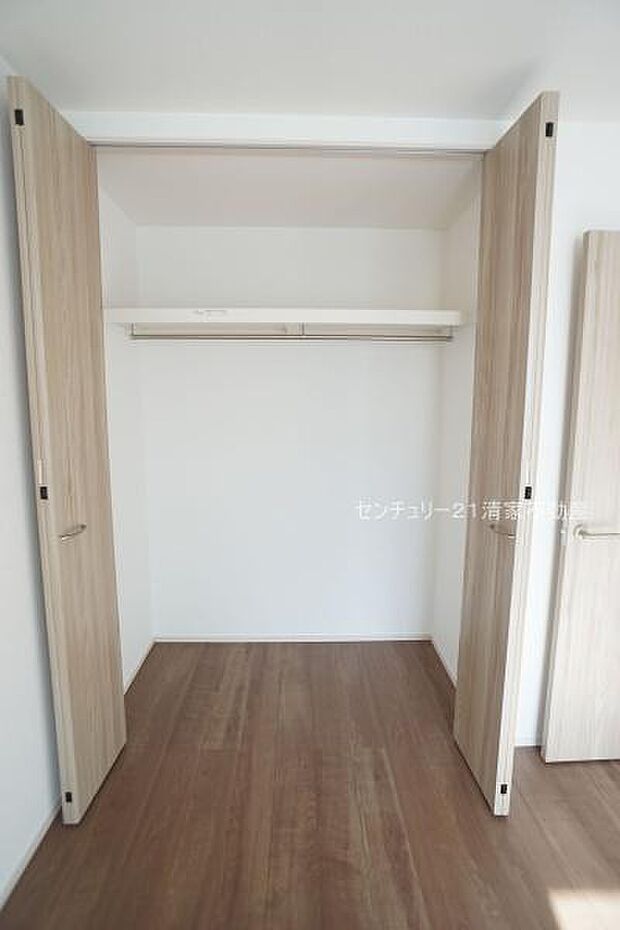 たっぷり収納のクローゼット!(2025年11月撮影)