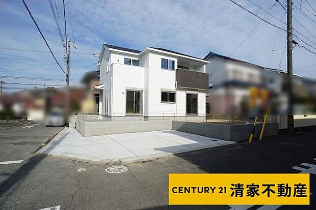 駐車スペース3台可(車種による)(2025年11月撮影)