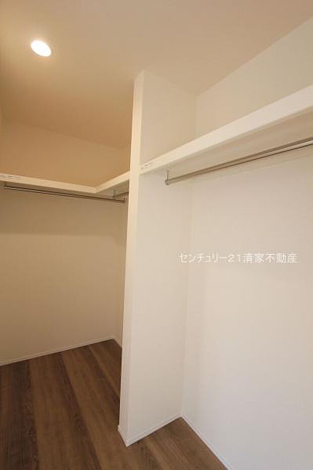 1号棟:季節物もすっきり収納できます!(2025年11月撮影)