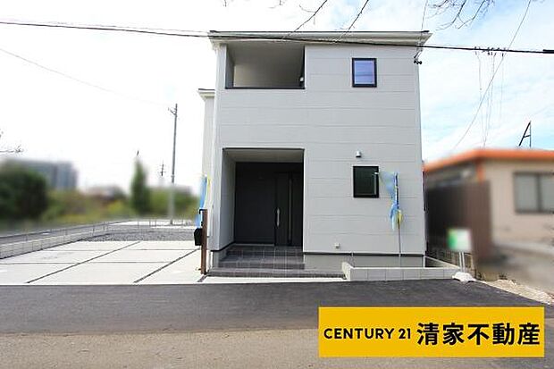 1号棟:駐車スペース並列2台分あり!(2025年11月撮影)