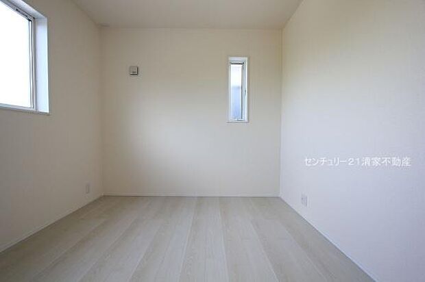 2号棟:子供部屋にも嬉しい全居室収納スペース(2025年11月撮影)