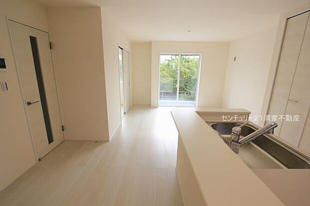 3号棟:光あふれる心地よいリビング空間(2025年11月撮影)