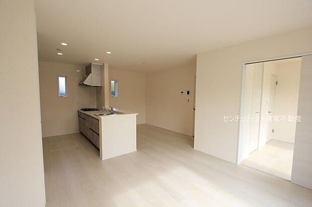 3号棟:明るい日差しが入るリビング!(2025年11月撮影)