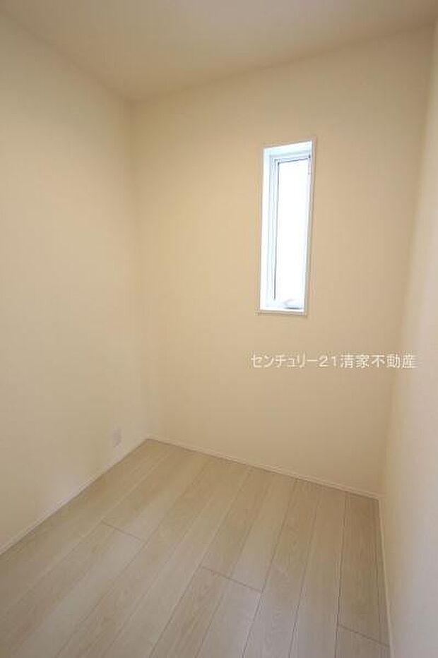 3号棟:大きな物も収納できる納戸スペース!(2025年11月撮影)