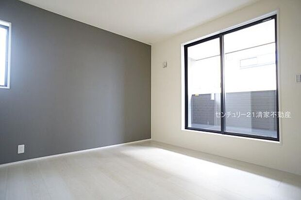 お洒落なアクセントクロス!(2025年11月撮影)