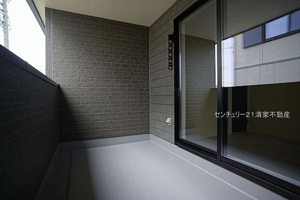 広々バルコニーでお洗濯ラクラク(2025年11月撮影)