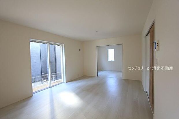 1号棟：ご家族みんながゆったり寛げるリビング(2025年12月撮影)