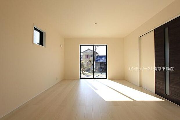 2号棟：LDKは嬉しい2面採光！(2025年12月撮影)