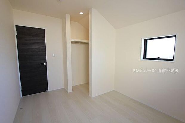 2号棟：収納便利なウォークインクローゼットあり！(2025年12月撮影)