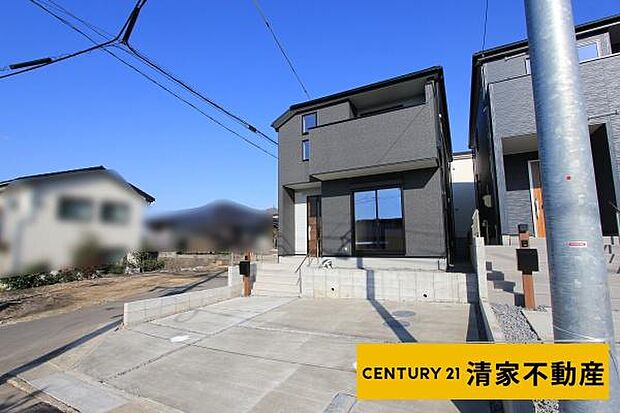 2号棟：駐車スペース2台分あり!(2025年12月撮影)