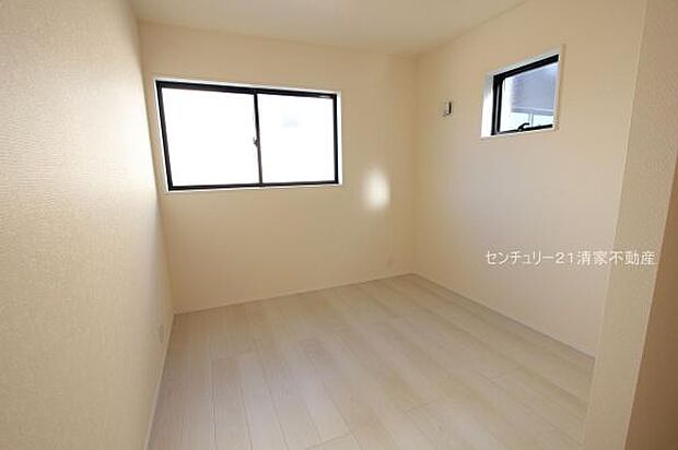 2号棟：2面採光で明るい室内！(2025年12月撮影)