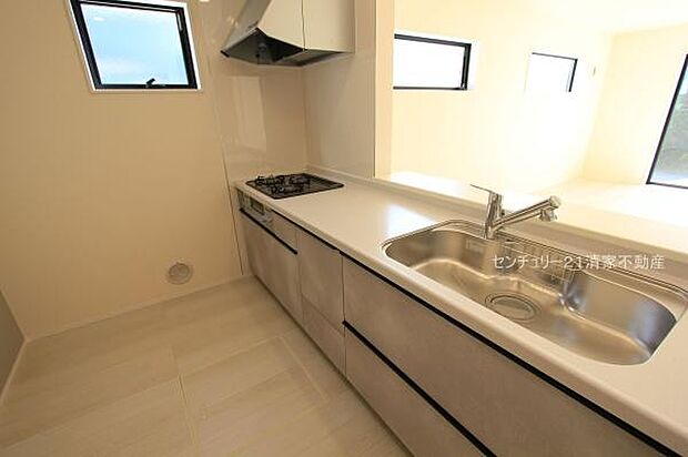 3号棟：リビングを見通せるカウンターキッチン！(2025年12月撮影)