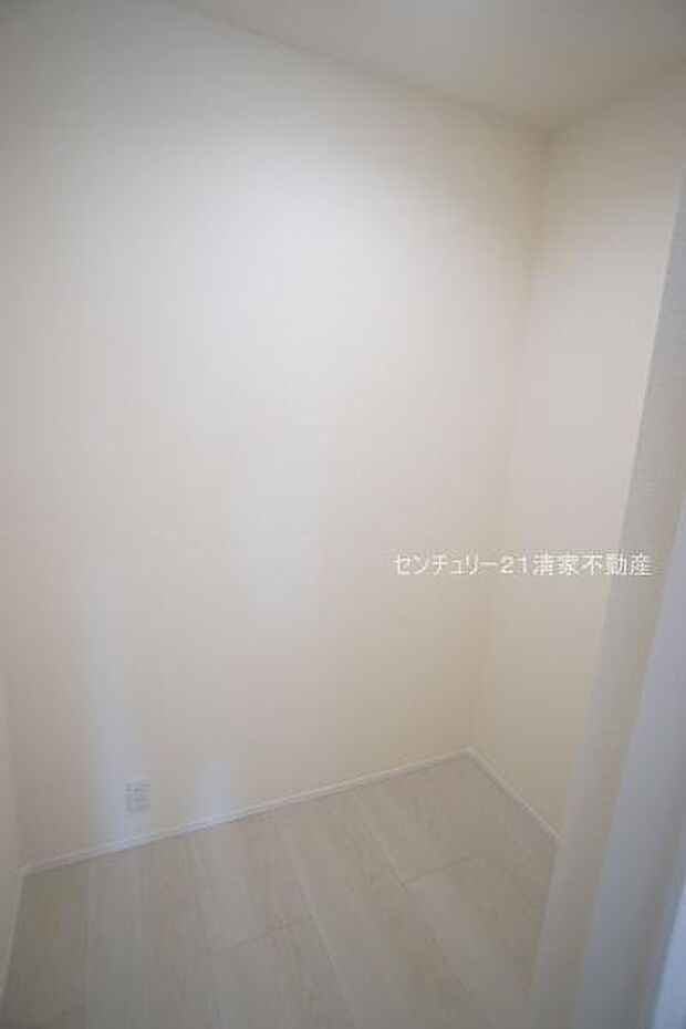 1号棟:大きな物も収納できる納戸スペース!(2025年11月撮影)