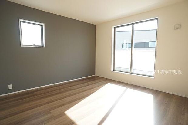 5号棟:お洒落なアクセントクロス!(2025年11月撮影)