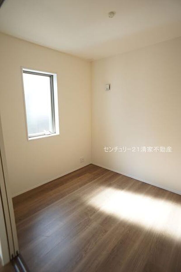 5号棟:陽光ふりそそぐ明るい室内!(2025年11月撮影)