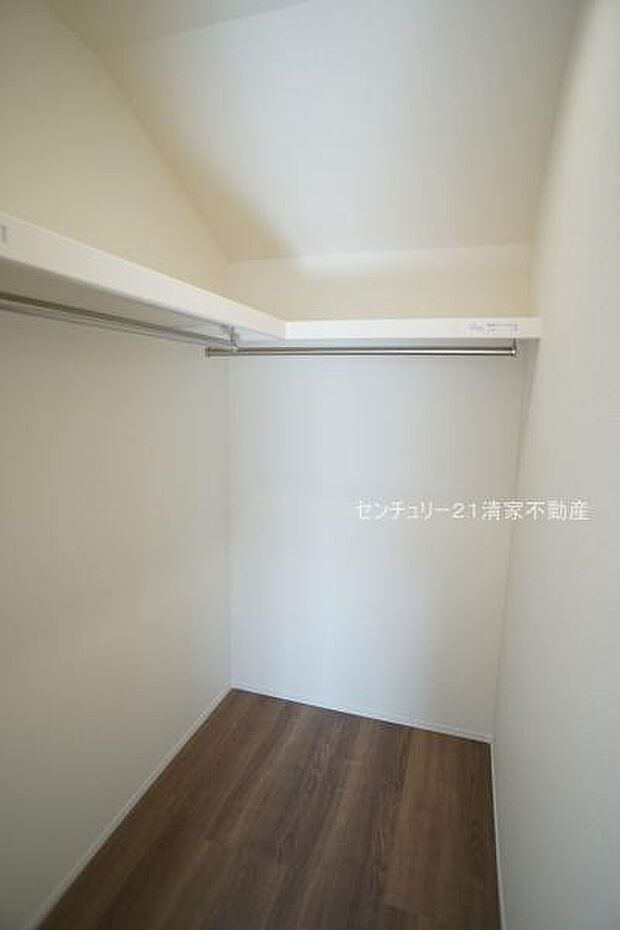 5号棟:収納力のあるウォークインクローゼット!(2025年11月撮影)