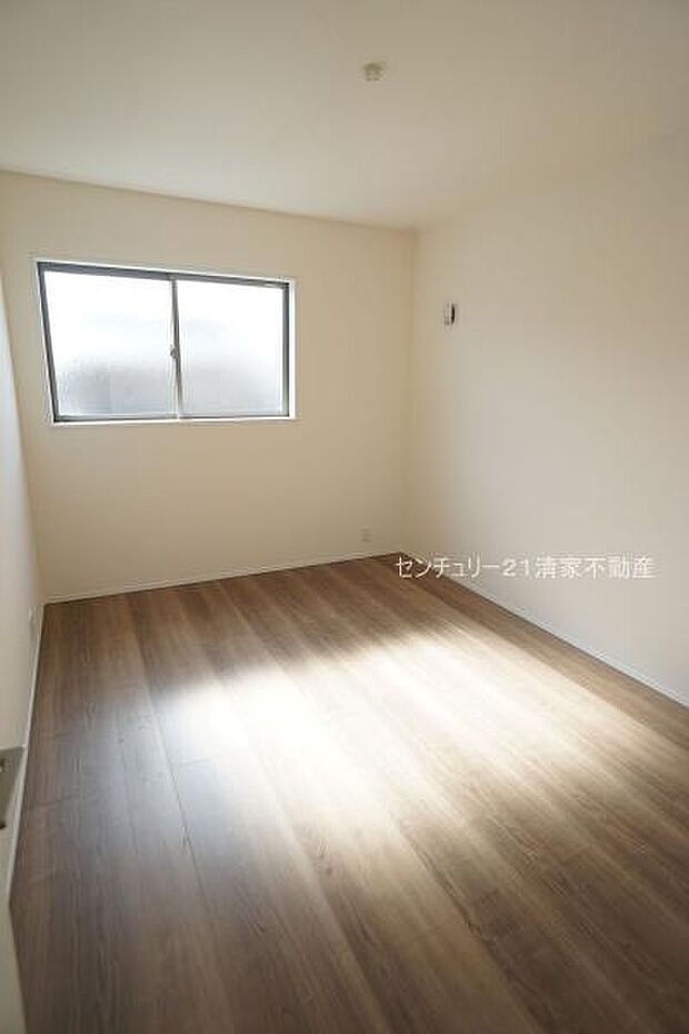 5号棟:陽光ふりそそぐ明るい室内!(2025年11月撮影)