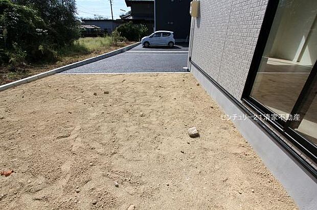 1号棟：お子様も嬉しいお庭付き！(2025年10月撮影)