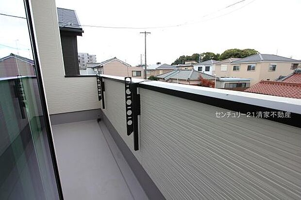 2号棟：陽当たり良好な南向きバルコニー！(2025年12月撮影)