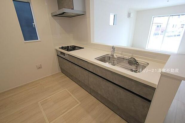 3号棟:家族との会話が弾む対面式キッチン!(2025年12月撮影)